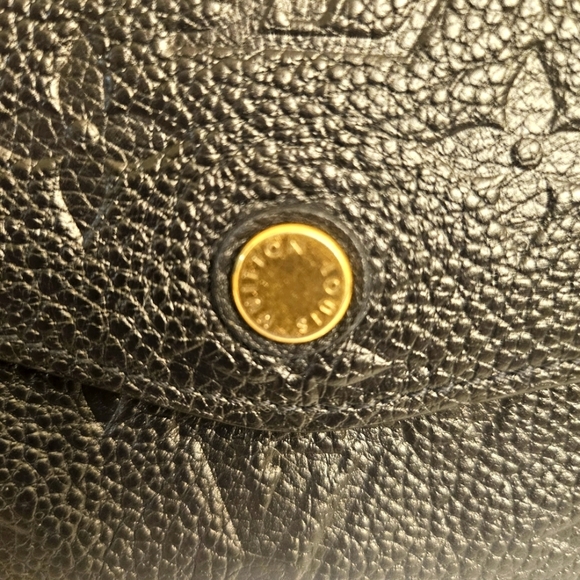 Louis Vuitton Monogram Empreinte Sarah Wallet – Noir (Black) - Picture 10 of 11